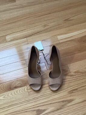 H&M Beige Suede Peep-Toe Heels